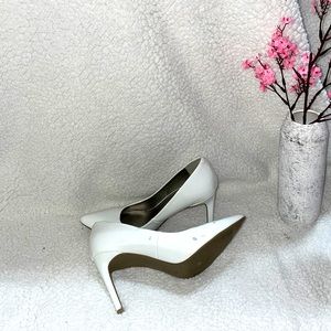 Selling White Worthington high heels // 4 inches // Have been used twice